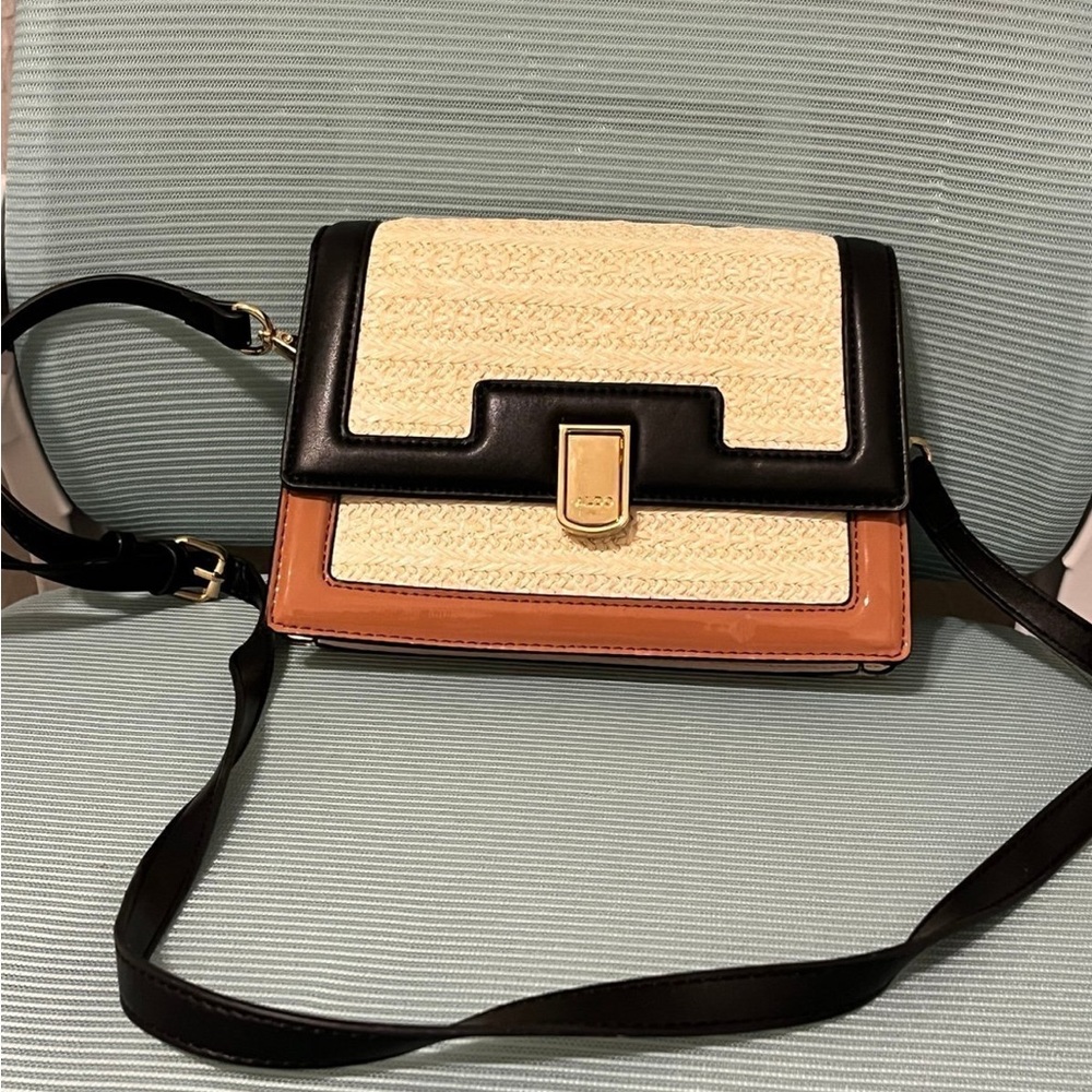 Elegant Black and Tan Women's Bag